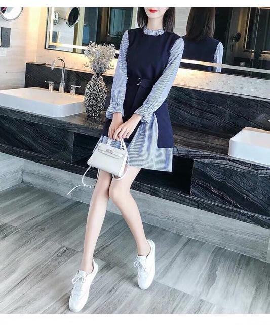 Set váy kẻ xanh phối yếm xanh than cá tính