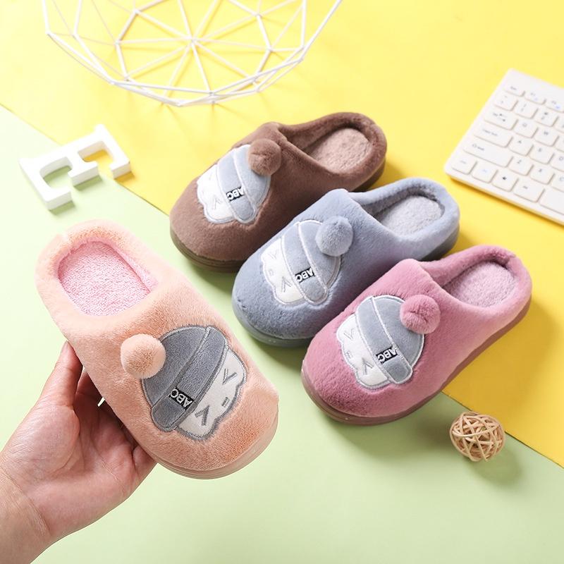Dép bông giữ ấm chân mùa đông bé trai bé gái dép lê đi trong nhà đế mềm họa tiết dễ thương cho bé