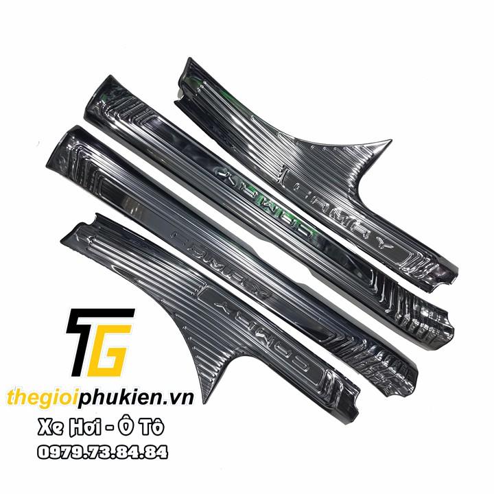 COMBO Nẹp bước chân và ốp chống trầy cốp Toyota Camry 2019 vân Titan