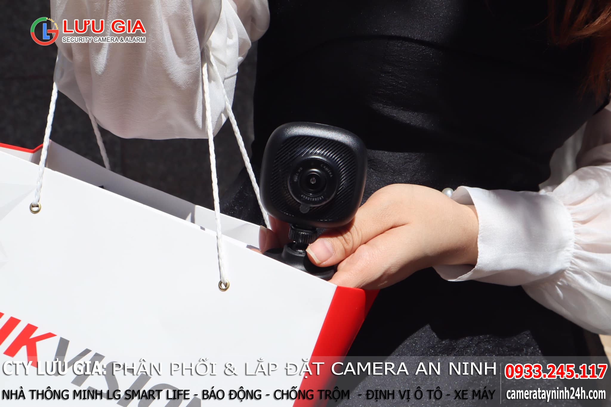 Camera hành trình ô tô - Hikvision B1 Góc siêu rộng tích hợp Wifi
