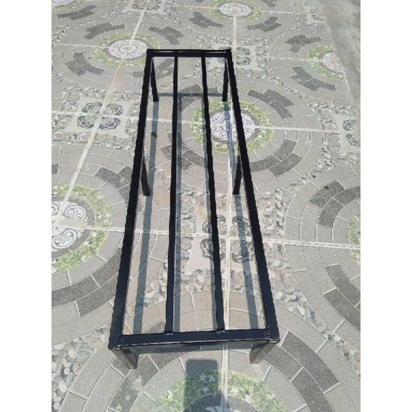 Kệ kê chậu. Dài 100cm. Rộng 30cm. Cao 20cm. 6 chân. 2 nan phụ. Hộp thép 2*2cm