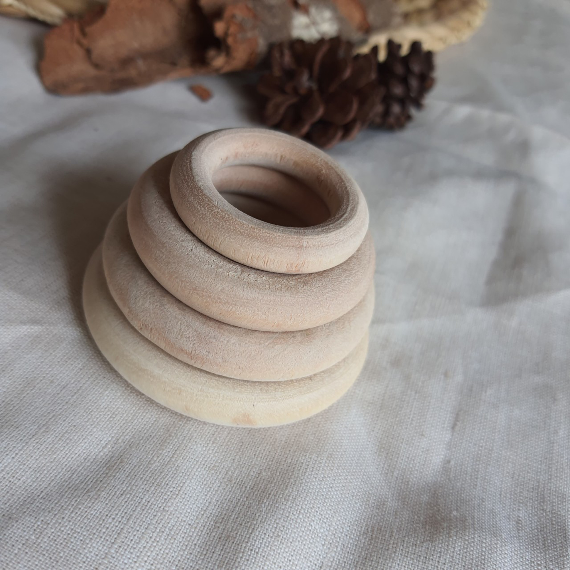 Vòng gỗ mộc tự nhiên, nguyên liệu làm lục lạc - vòng cầm tay đồ chơi cho bé - trang trí, handmade macrame - DIY