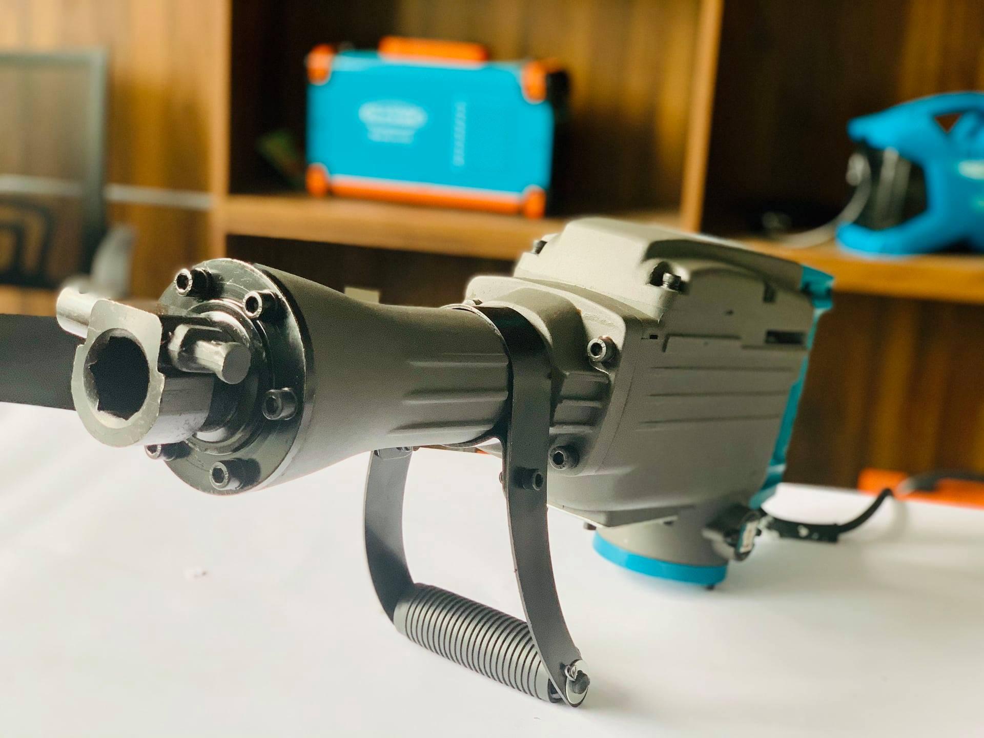 MÁY ĐỤC BÊ TÔNG 30MM 1300W CLA-077 CLASSIC - HÀNG CHÍNH HÃNG