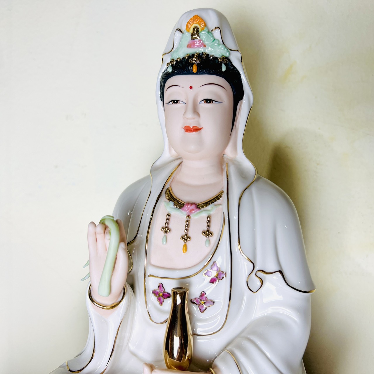 Tượng Quan Âm gốm sứ cao cấp ngồi trên đài sen cao 30cm