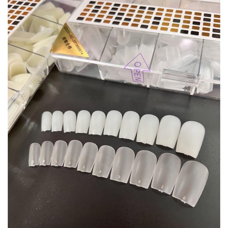 Úp vuông ngắn làm nail