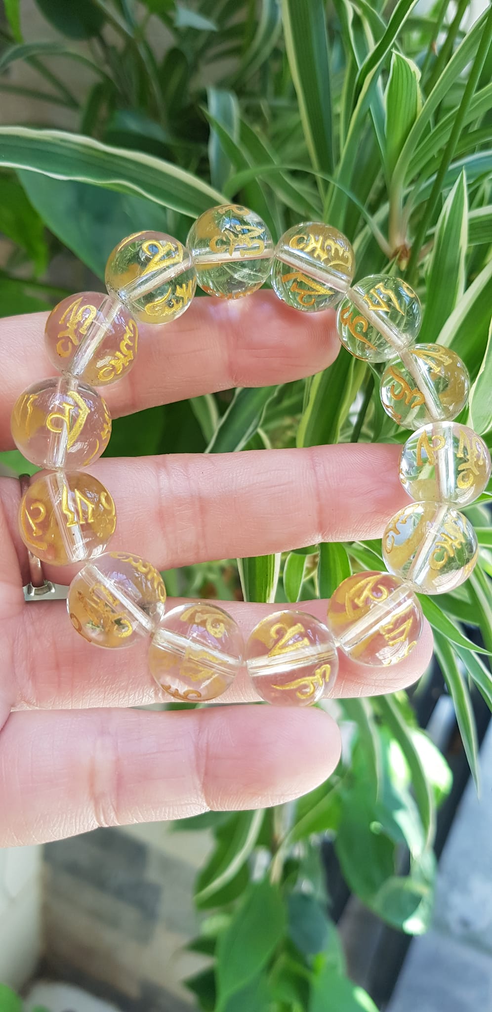 Vòng Tay Nam Màu Trắng khắc chữ Vàng sáng đẹp Size 14mm 14 hạt hợp Các Anh mạng Kim mạng Thủy đeo may mắn ạ