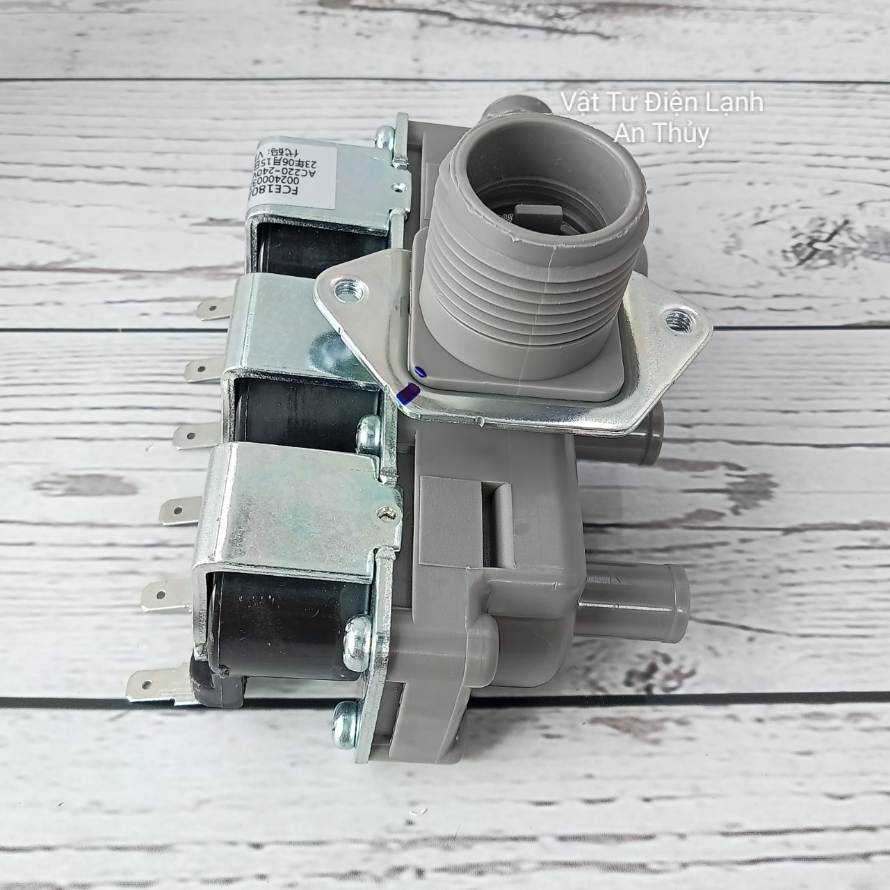 Van cấp nước máy giặt AQUA cửa ngang 3 cổng 220V FPE180A1