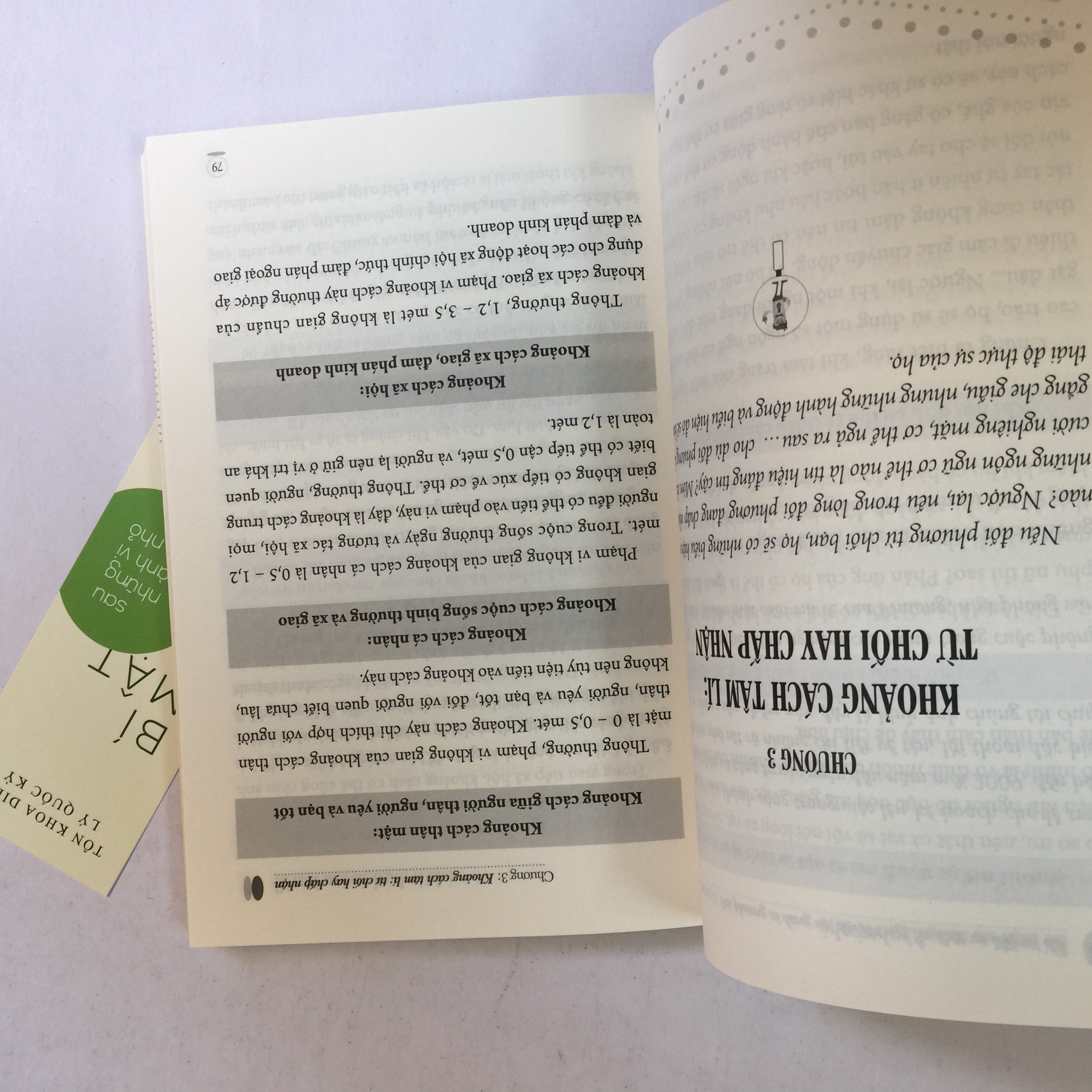 Combo 2 cuốn: Làm Thế Nào Để Kết Giao Với Người Lạ + Bí Mật Sau Những Hành Vi Nhỏ có bookmark
