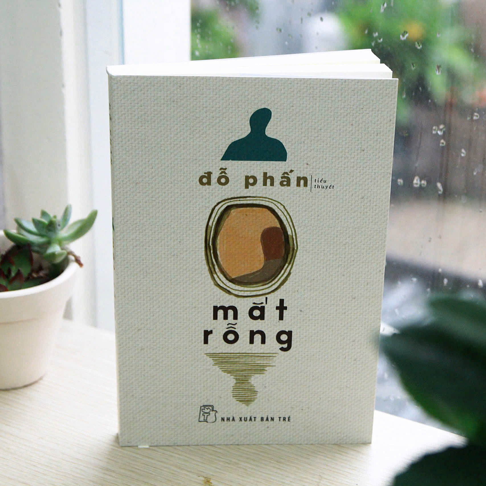 Mắt rỗng