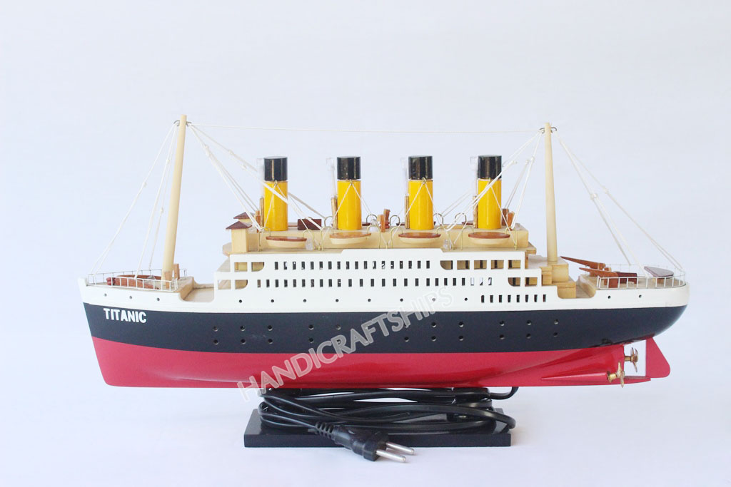 Tàu Trang Trí Titanic mô hình 40 (Có Điện)