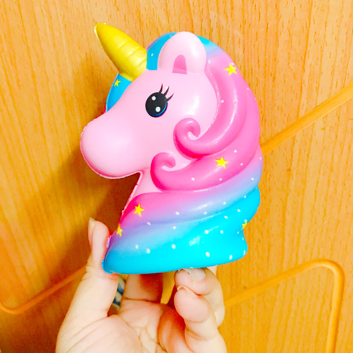 Squishy Unicorn cầu vồng quà tặng cho bé