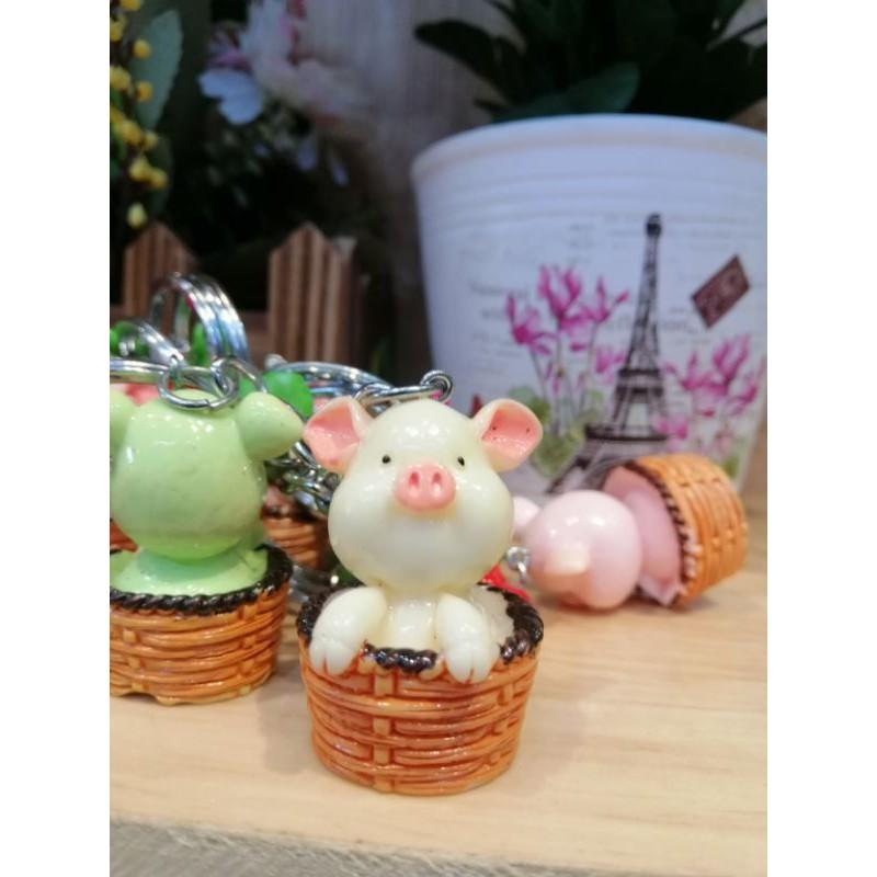 MÓC KHÓA HEO TRONG GIỎ SIÊU CUTE