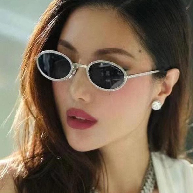 Kính thời trang cao cấp dáng form nhỏ sang chảnh