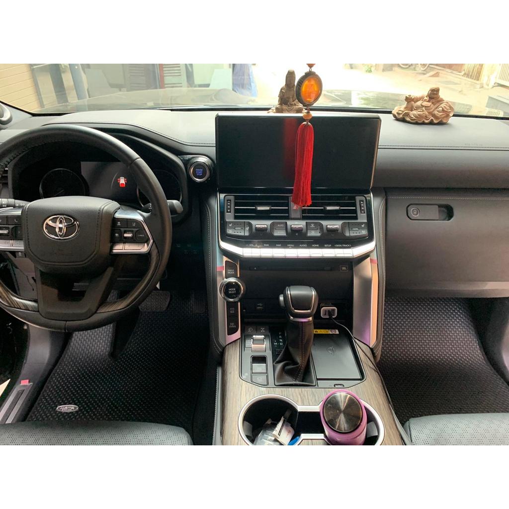 Thảm lót sàn ô tô KATA cho xe Toyota Land Cruiser 2022 - Khít với sàn xe, Chống trơn, Không mùi, Không ẩm mốc