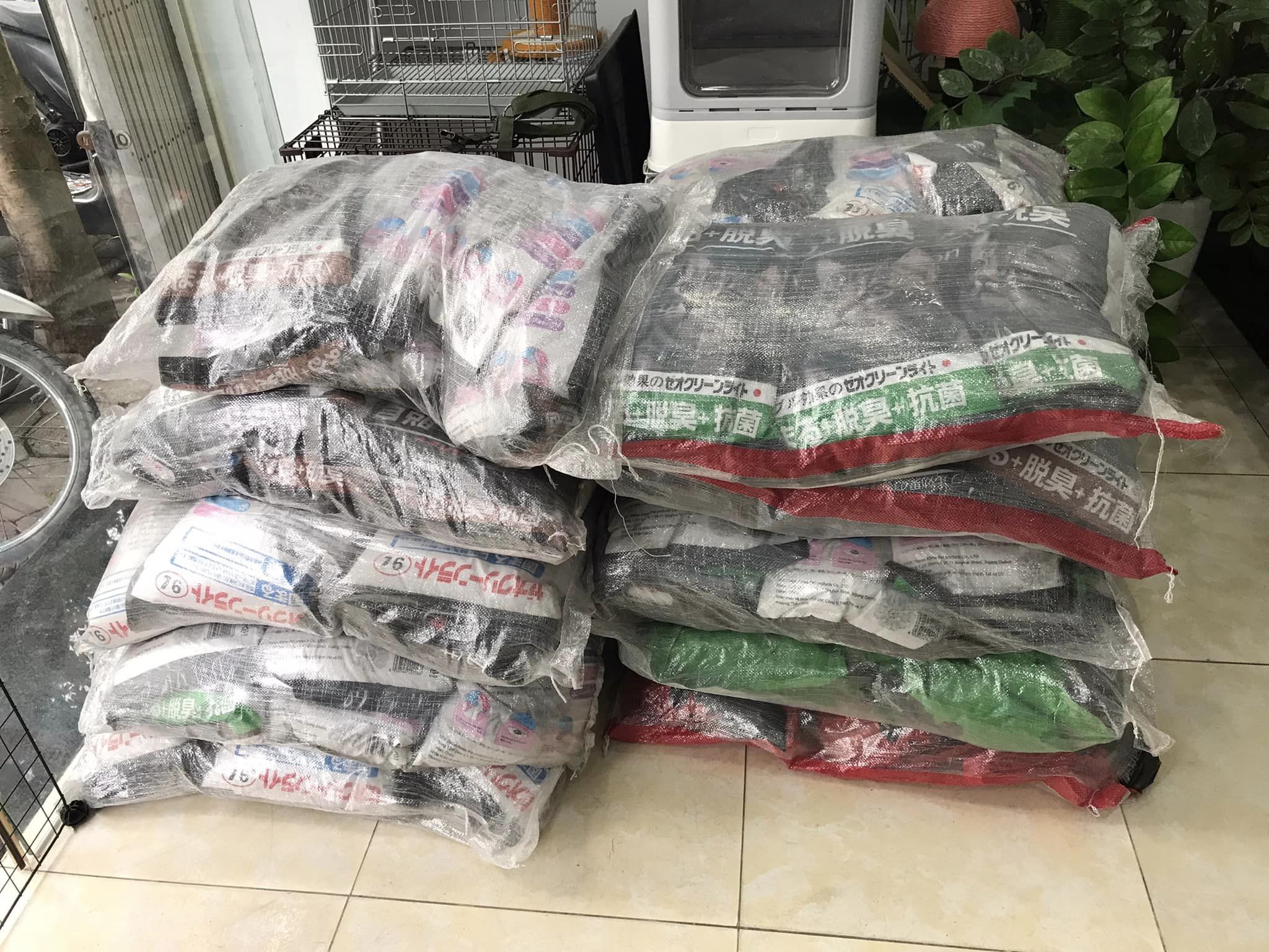 Cát nhật đen MOON CAT cho mèo | TÚI 9L | Cát MOON CAT cho mèo chính hãng xuất xứ Nhật Bản.