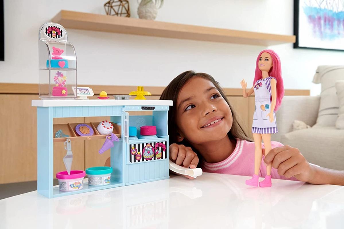 Đồ Chơi Tiệm Làm Bánh Ngọt Ngào Barbie Bakery - Barbie HGB73