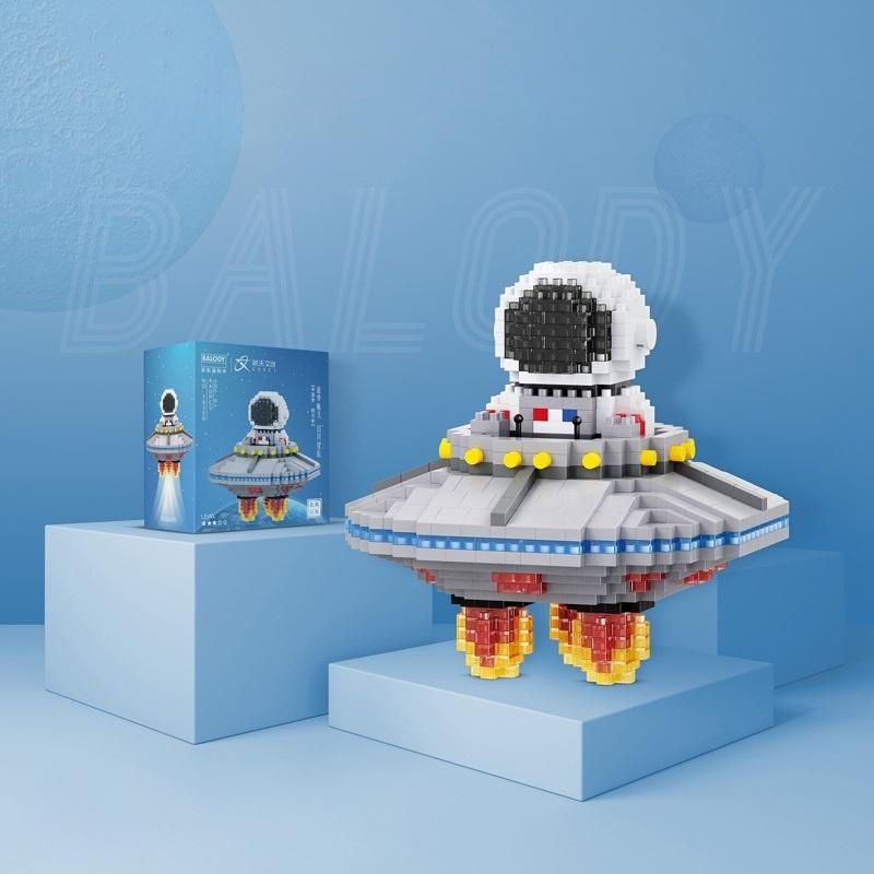 Đồ Chơi Nhân Vật Hoạt Hình Mô Hình Lắp Ráp Ghép Phi Hành Gia Tàu Phi Thuyền Ufo Gắn Kèm Đèn Led An Toàn