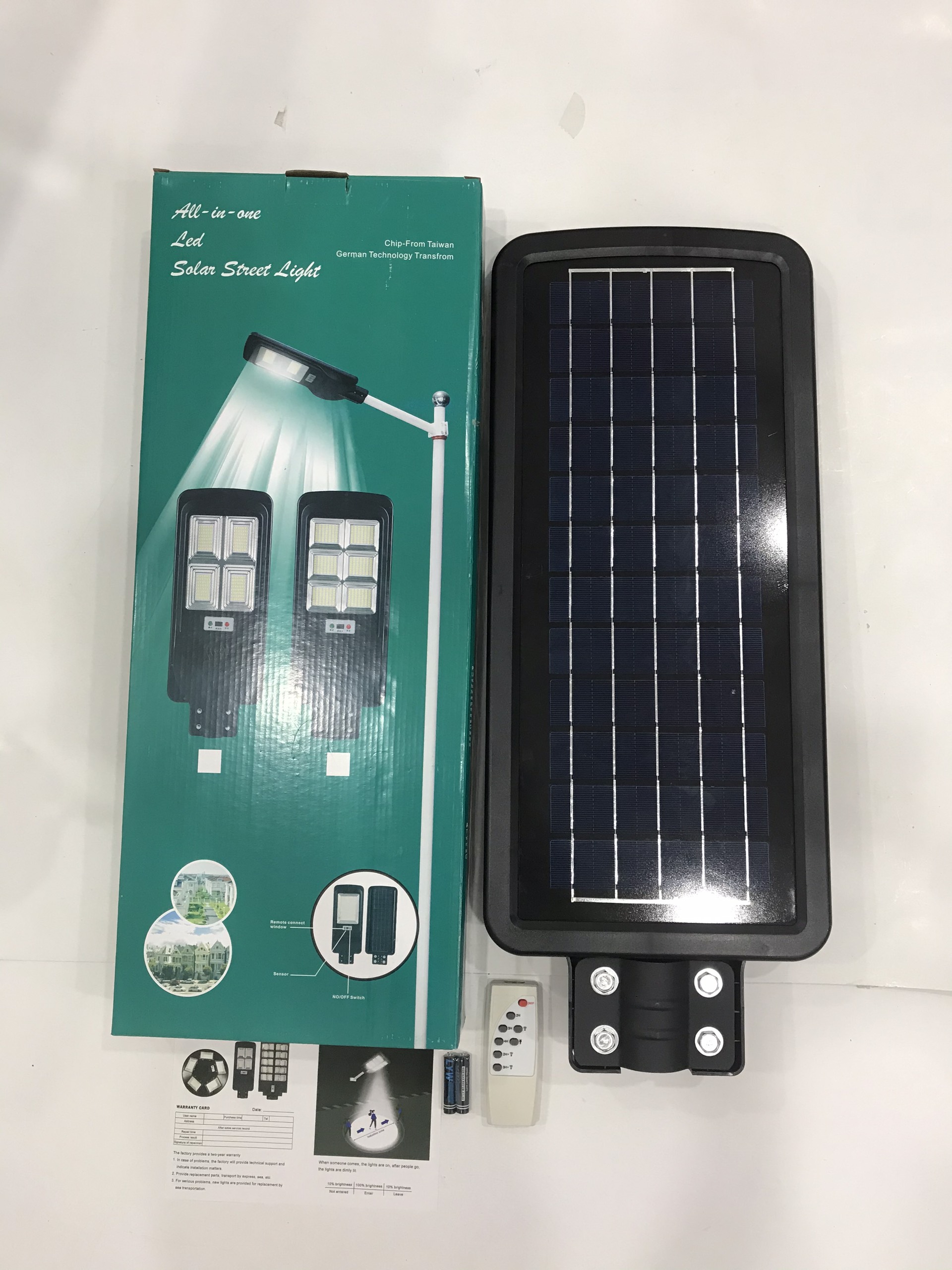 Đèn đường năng lượng mặt trời liền thể 150W MK-66150