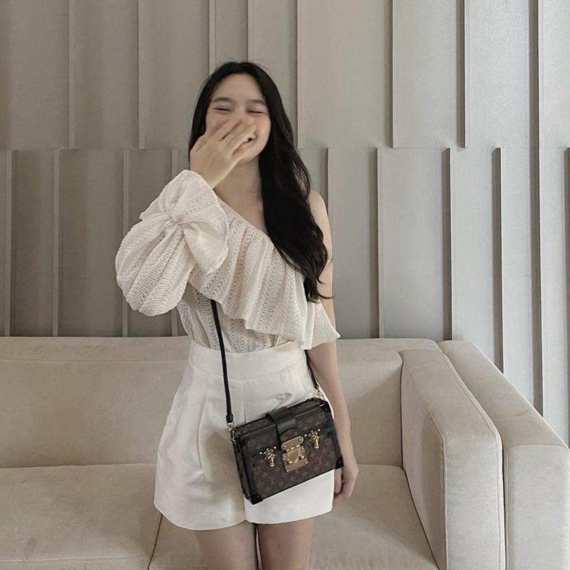 Sét Áo Trắng Ren Hoa Lệch Vai Mix Short Trắng Sét Siêu Xinhhh