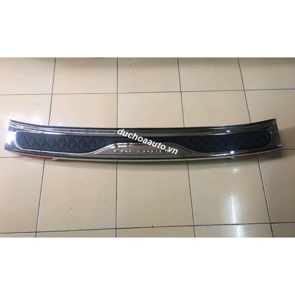 Chống trầy cốp Fortuner 2017-2023 Mạ Crom, nhiều inox Cao Cấp