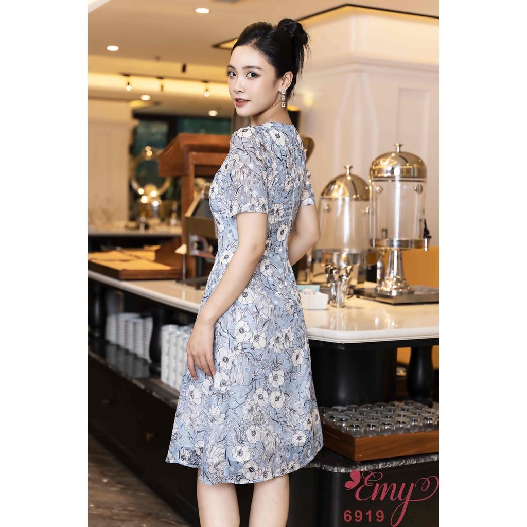 Đầm EMY EM6919 Xoè Cổ Lục Giác