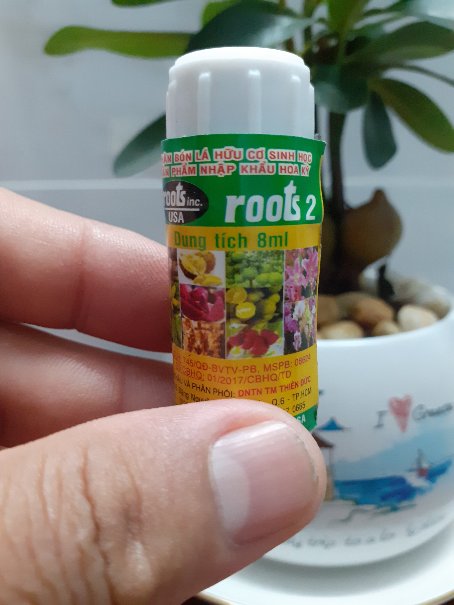Roots 2 phân bón lá hữu cơ sinh học nhỏ mà có võ nha.