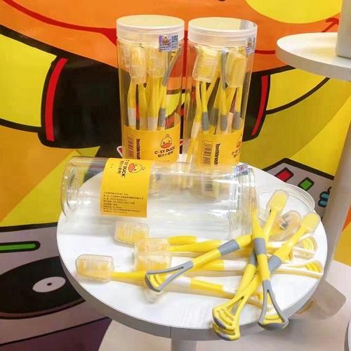 Hộp 8 Chiếc Bàn Chải Đánh Răng Vịt Vàng G-Duck Có Kèm Đầu Cạo Rơ Lưỡi