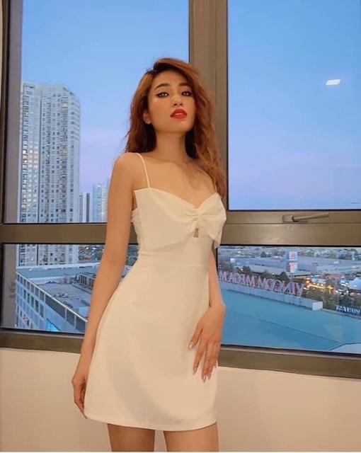 Đầm Trắng nơ to bản trước ngực