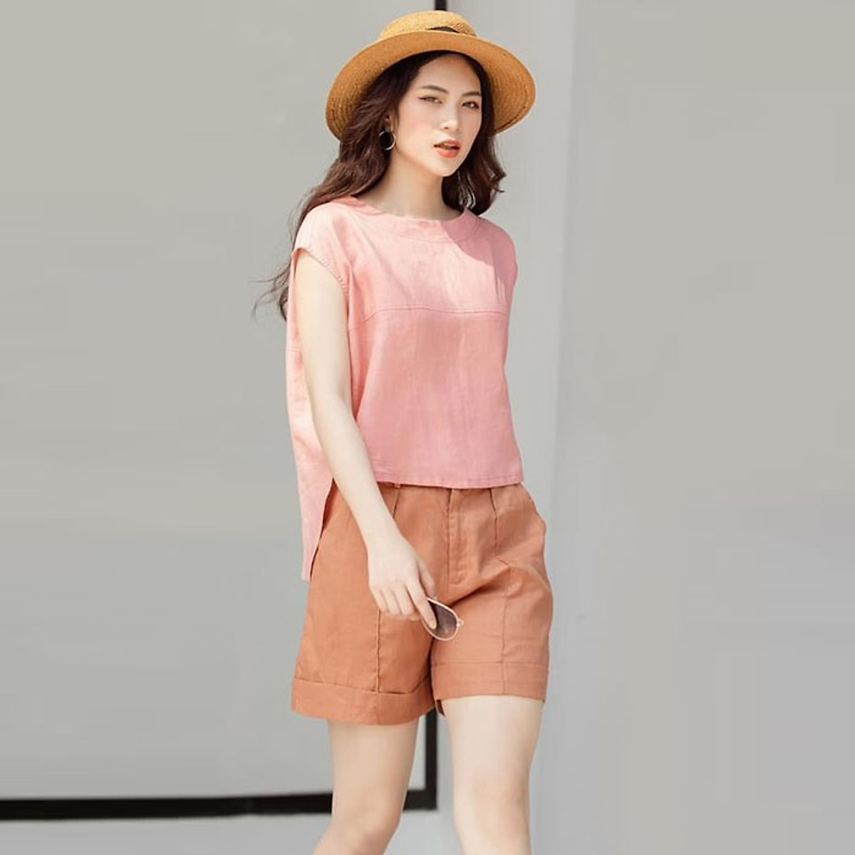 Set linen đi chơi áo form rộng kèm quần short trẻ trung, thời trang phong cách trẻ