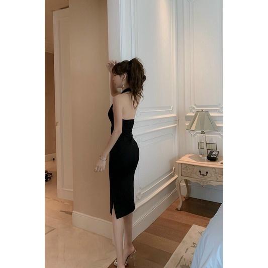 Đầm ôm đen cổ yếm chất liệu co giãn