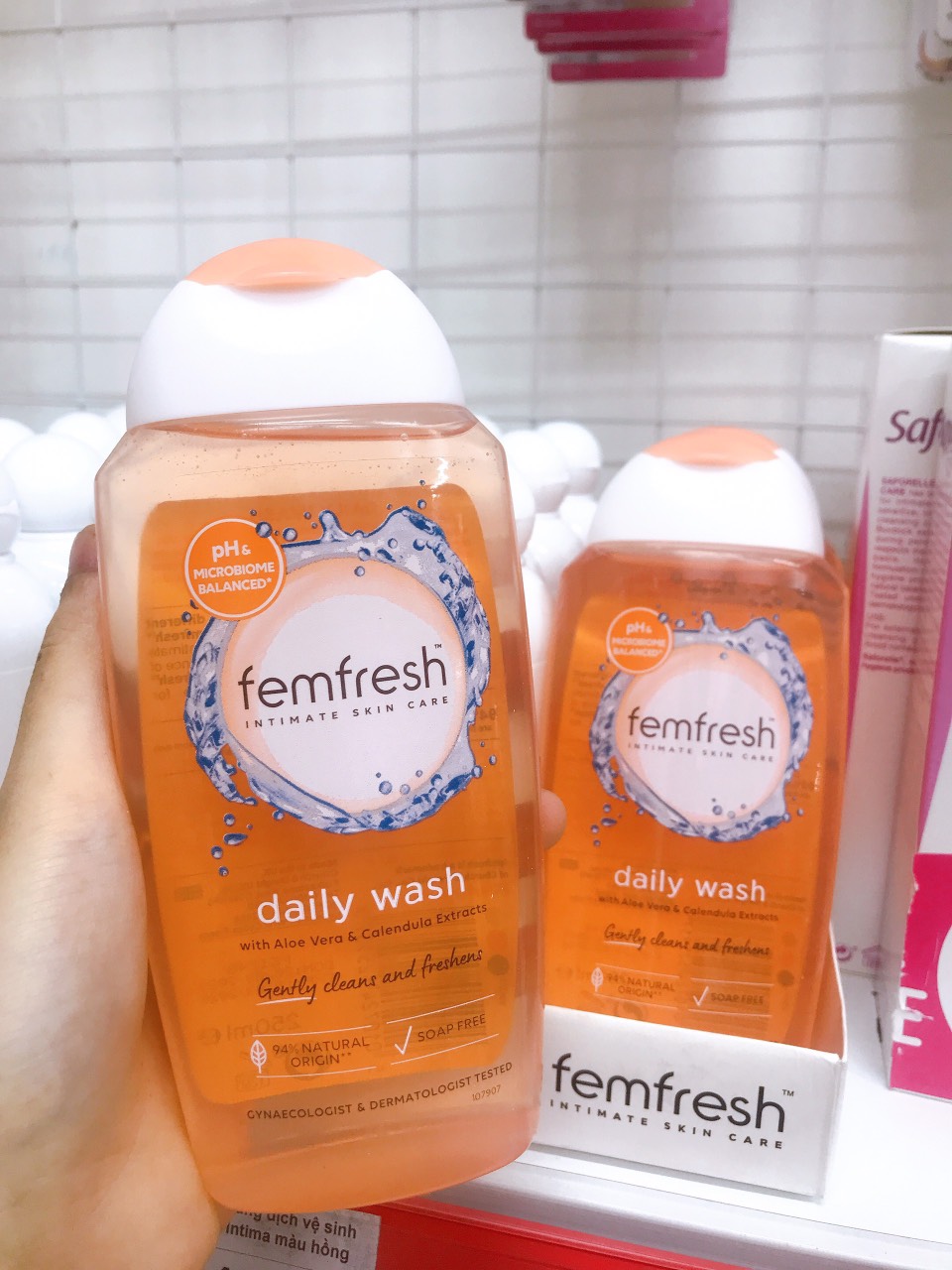 Dung Dịch Vệ Sinh Phụ Nữ femfresh intimate skin care ph balanced daily wash 250ml (Cam) ( không xuất hóa đơn đỏ)