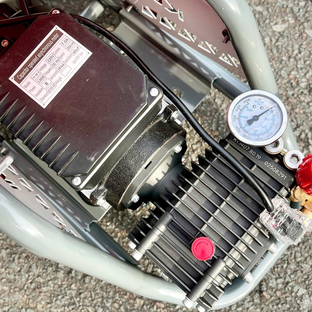 MÁY XỊT RỬA XE CAO ÁP CÔNG NGHIỆP 3000W KM-X30 KOMI -HÀNG CHÍNH HÃNG