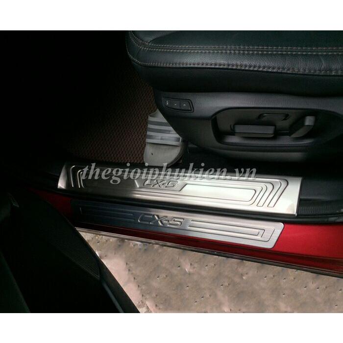 BỘ SẢN PHẨM Nẹp bước chân và ốp chống trầy cốp Mazda CX5, CX-5 2018 - Mẫu Inox