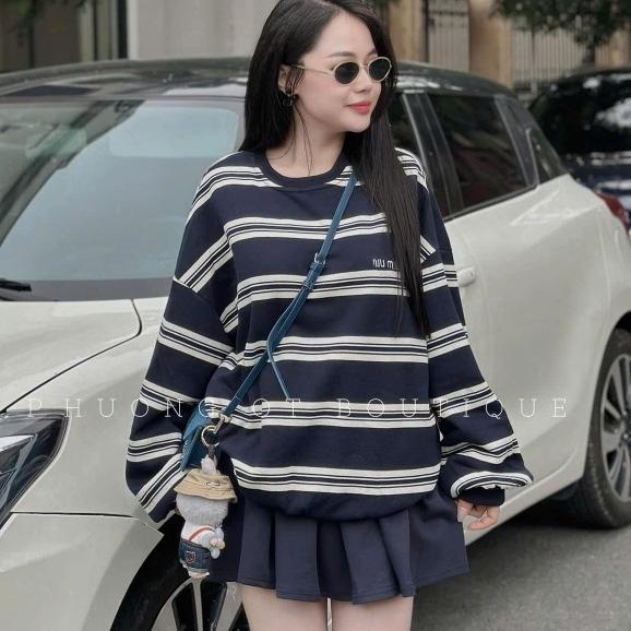 set áo len chân váy,áo len tay dài thêu chữ miumiu mix chân váy xoè có quần bảo hộ T111 BY JOLIE - Be