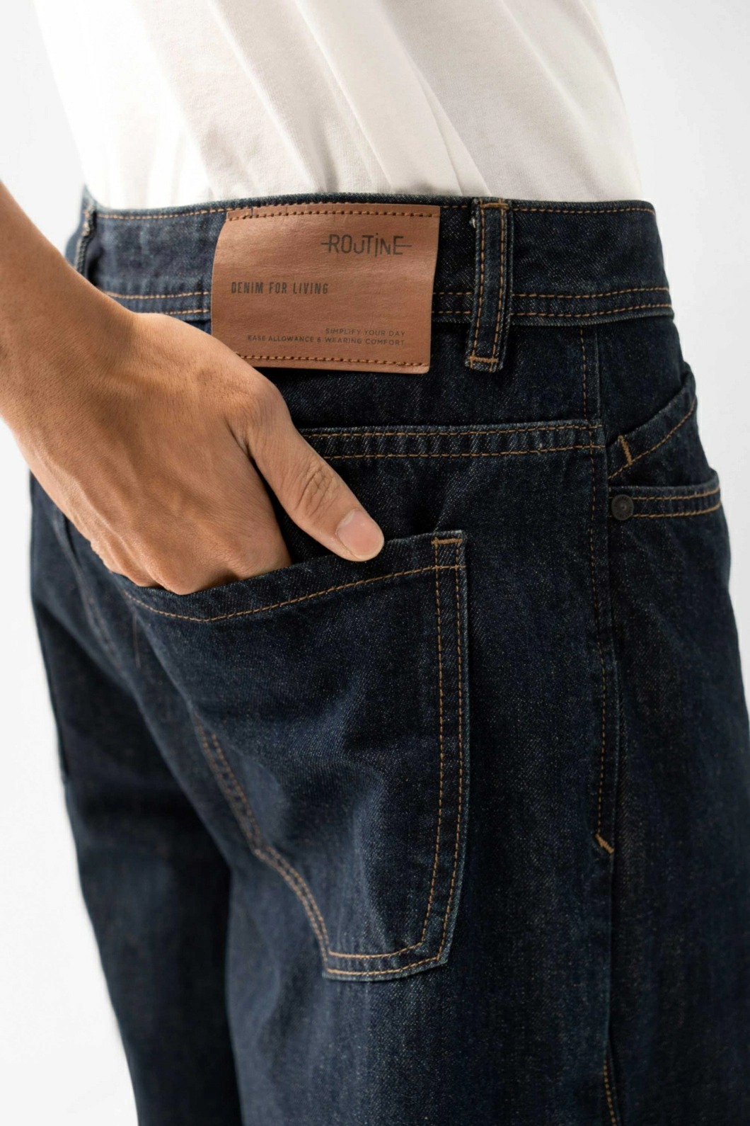 Quần Jean ROUTINE Nam Ống Đứng Diễu Thân Trơn Form Straight - 10F23DPA010R1 | LASTORE MENSWEAR