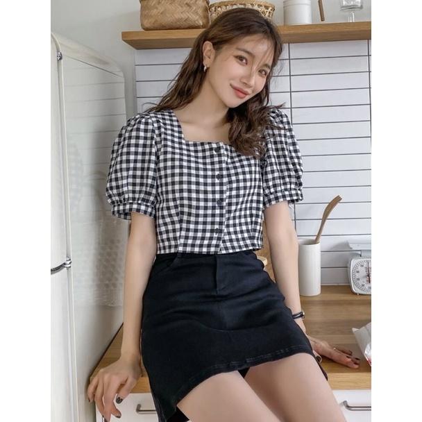 Áo sơ mi sọc caro đen trắng croptop tay phồng chất liệu kate xinh xắn