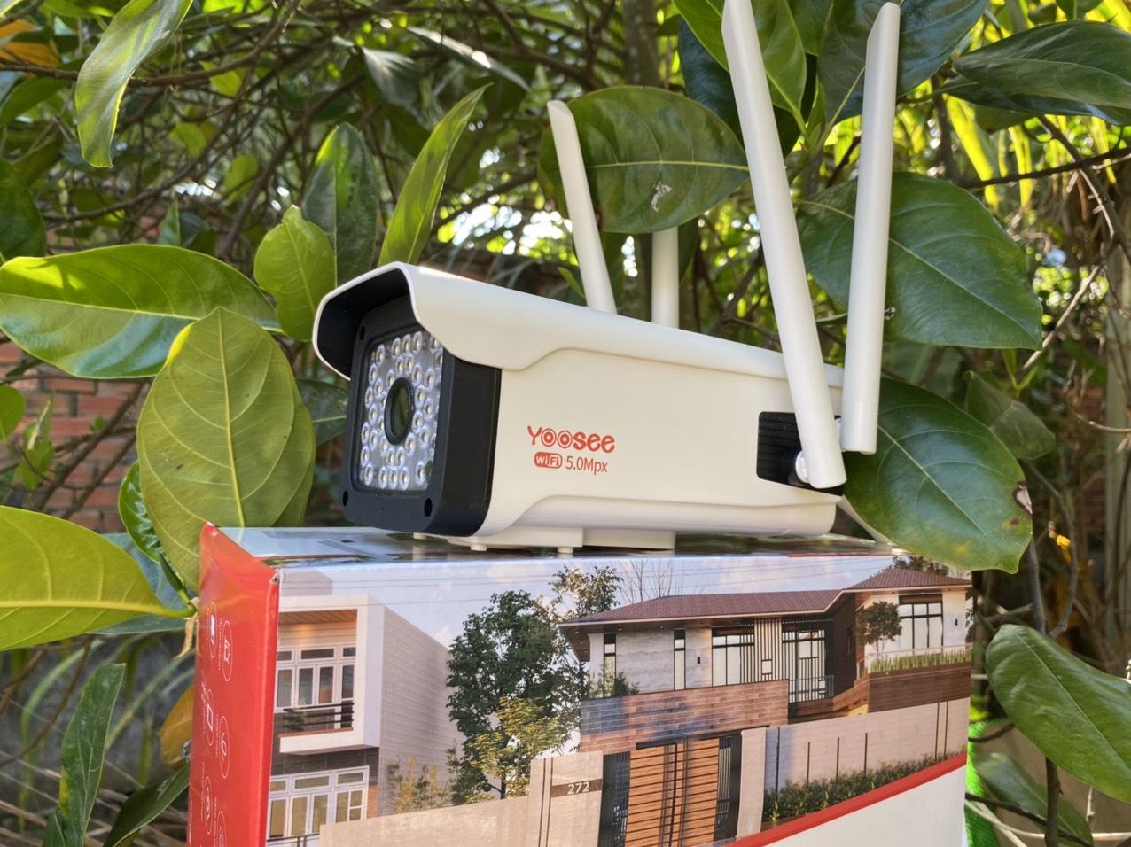 Camera IP Wifi Ngoài Trời Yoosee QW - 216S Full HD 1080 - Ban Đêm Có Màu - Hàng Nhập Khẩu