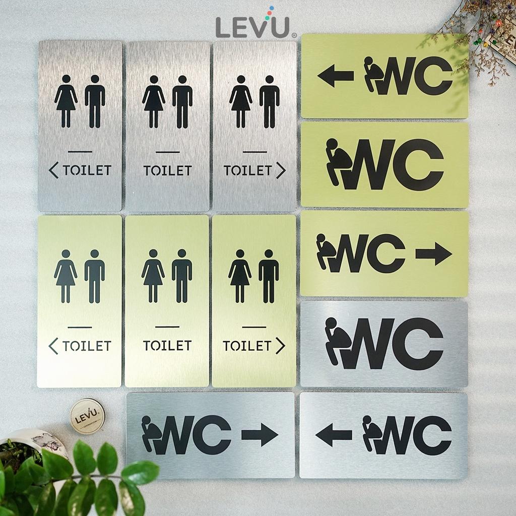Bảng WC có mũi tên chỉ hướng khu vực toilet bằng nhôm alu LEVU ALTL107