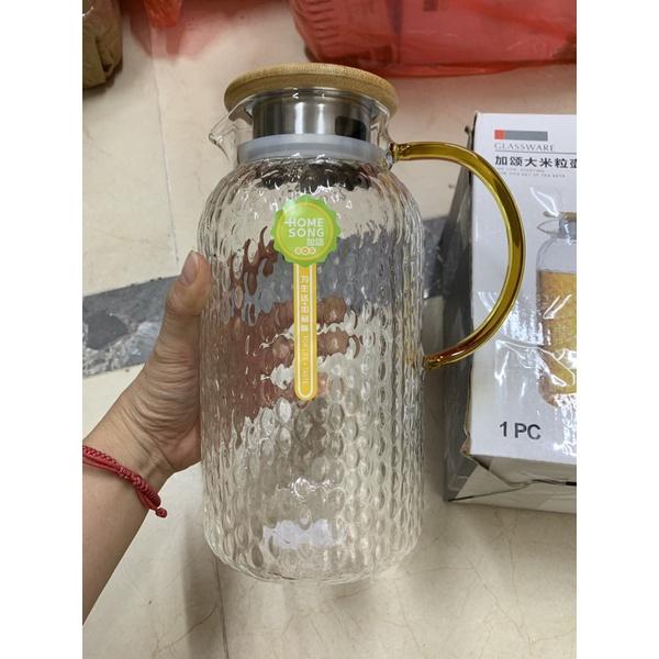Bình nước thủy tinh chịu nắp gỗ, quai vàng