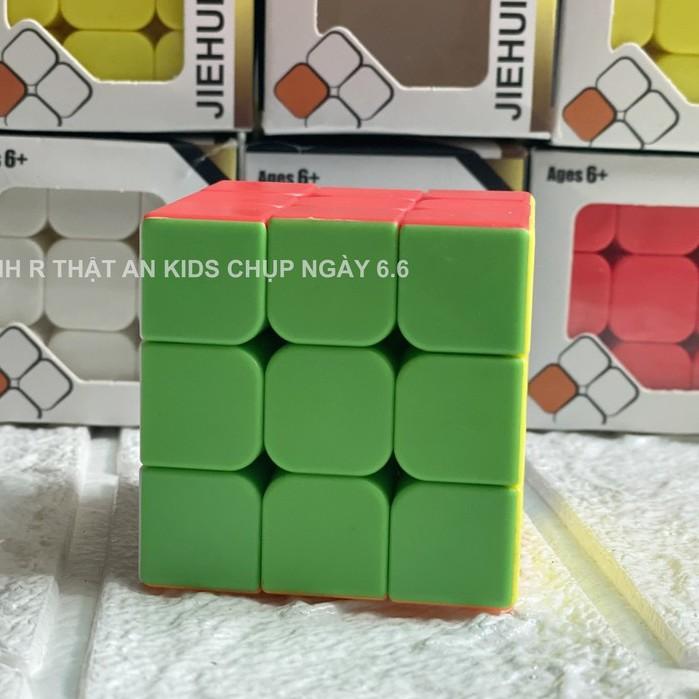 Rubik 3x3 Rubic 3 Tầng xuay trơn tru , bền đẹp.