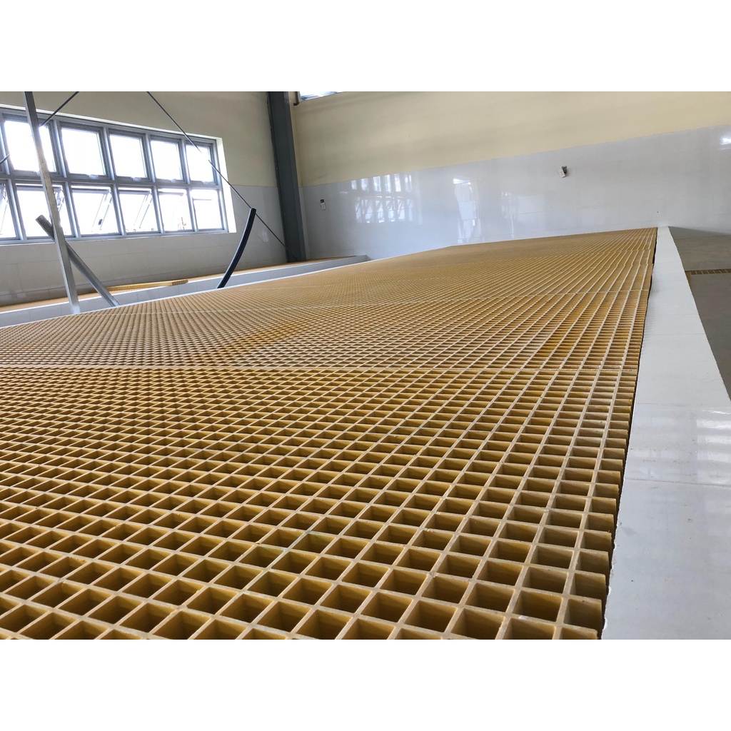 Tấm Sàn Frp Grating Kích Thước 1220 x 2440 x 38mm Chống Trượt Kháng Hóa Chất Độ Bền Cao Và Chi Phí Bảo Trì