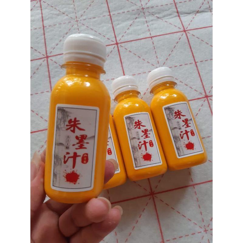 Mực vàng viết thư pháp