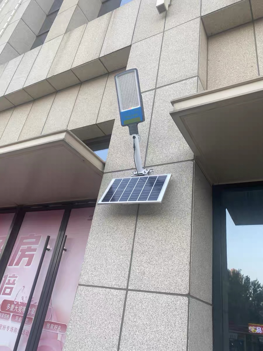 Đèn Đường Năng Lượng Mặt Trời 600w Sáng Nguyên Đêm