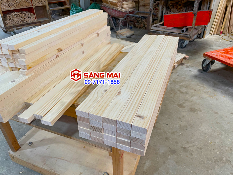 Thanh gỗ thông 2cm x 4cm x dài 80cm + láng mịn 4 mặt