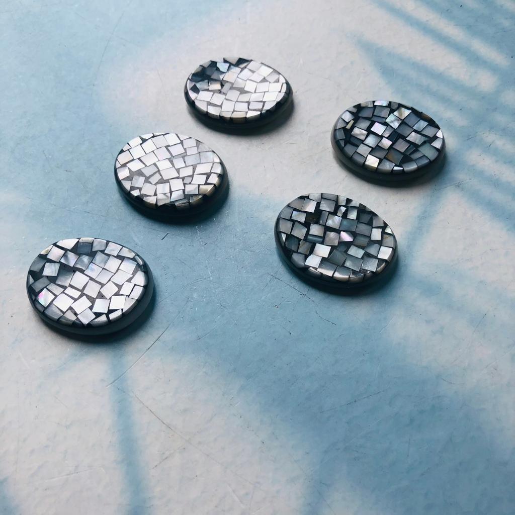 Gác Trai Oval Khảm Xà Cừ Dùng Kê Đũa, Thìa, Phụ Kiện Bàn Ăn, Nhà Hàng, Khách Sạn Đẹp Mắt Của Craft Closet