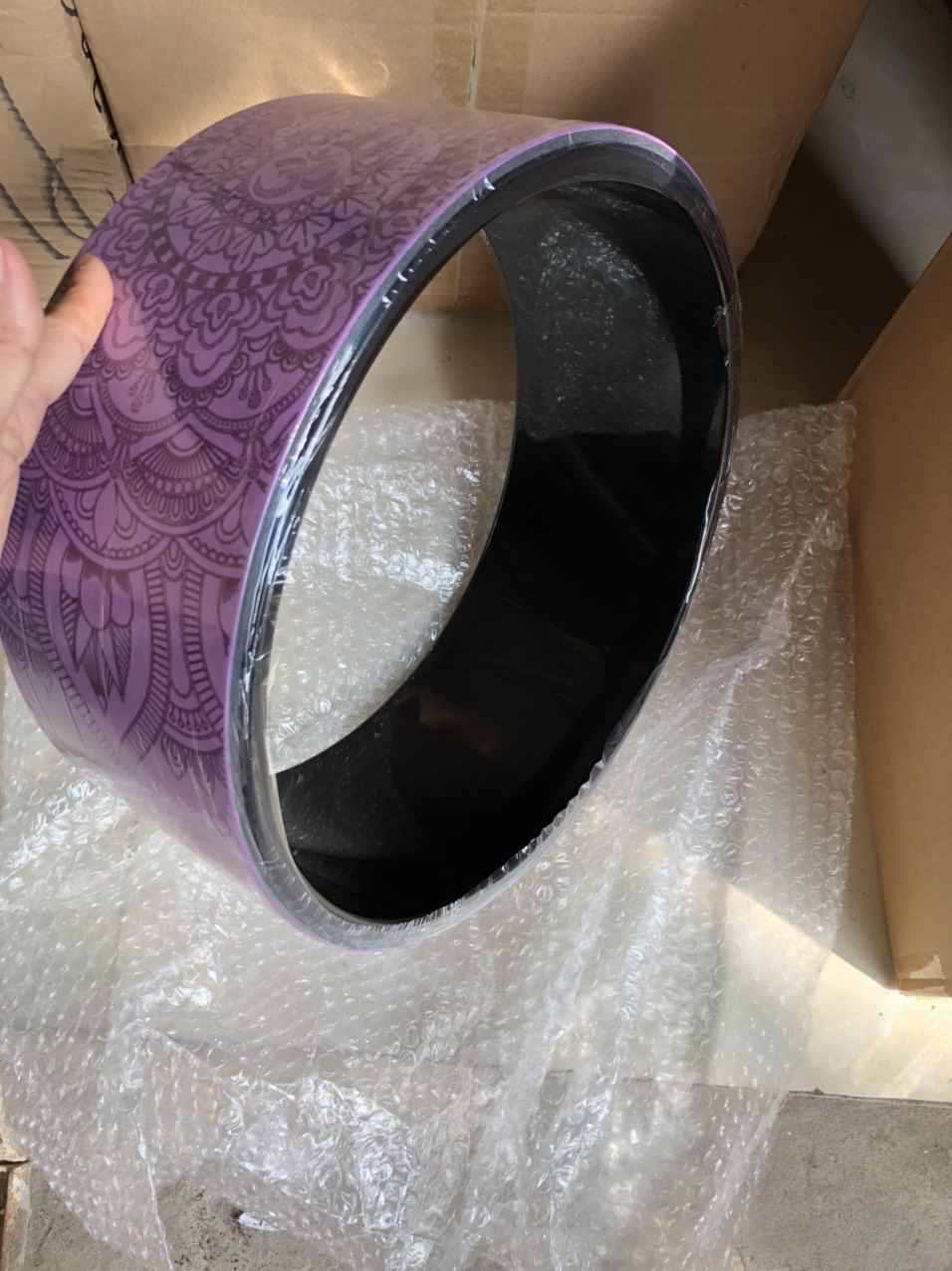 Vòng tập yoga 33 * 14 cm PU khung nhựa ABS chịu lực 300 kg bọc cao su Pu in hoa văn chống trơn trượt 100%