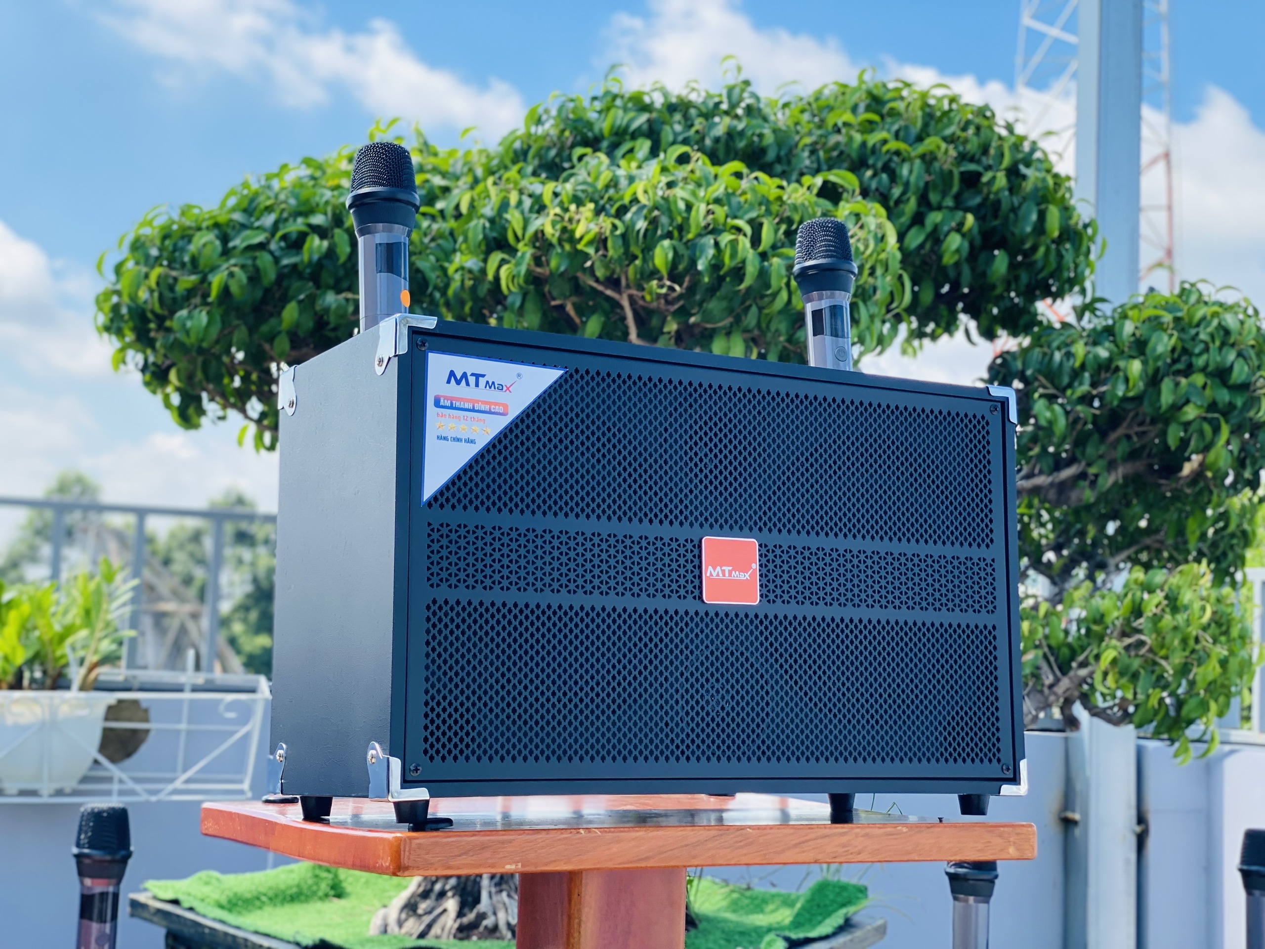 Loa Xách Tay Full Gỗ Cao Cấp MTMAX B92Pro, Công Suất 250W, Hệ Thống 2 Bass Đôi 20, 1 Trung, 1 Treble Cho Âm Thanh Mạnh Mẽ, Căng, 11 Nút Điều Chỉnh Chuyên Nghiệp, Thoải Mái Karaoke, Phòng Trà, Quán Bar, Hàng Chính Hãng