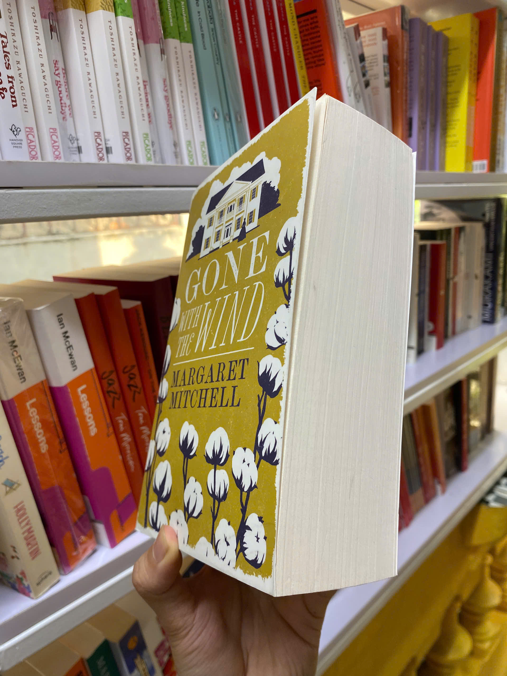 Sách - Gone With The Wind by Margaret Mitchell | Classics / Historical Fiction / Ngoại văn Kinh điển