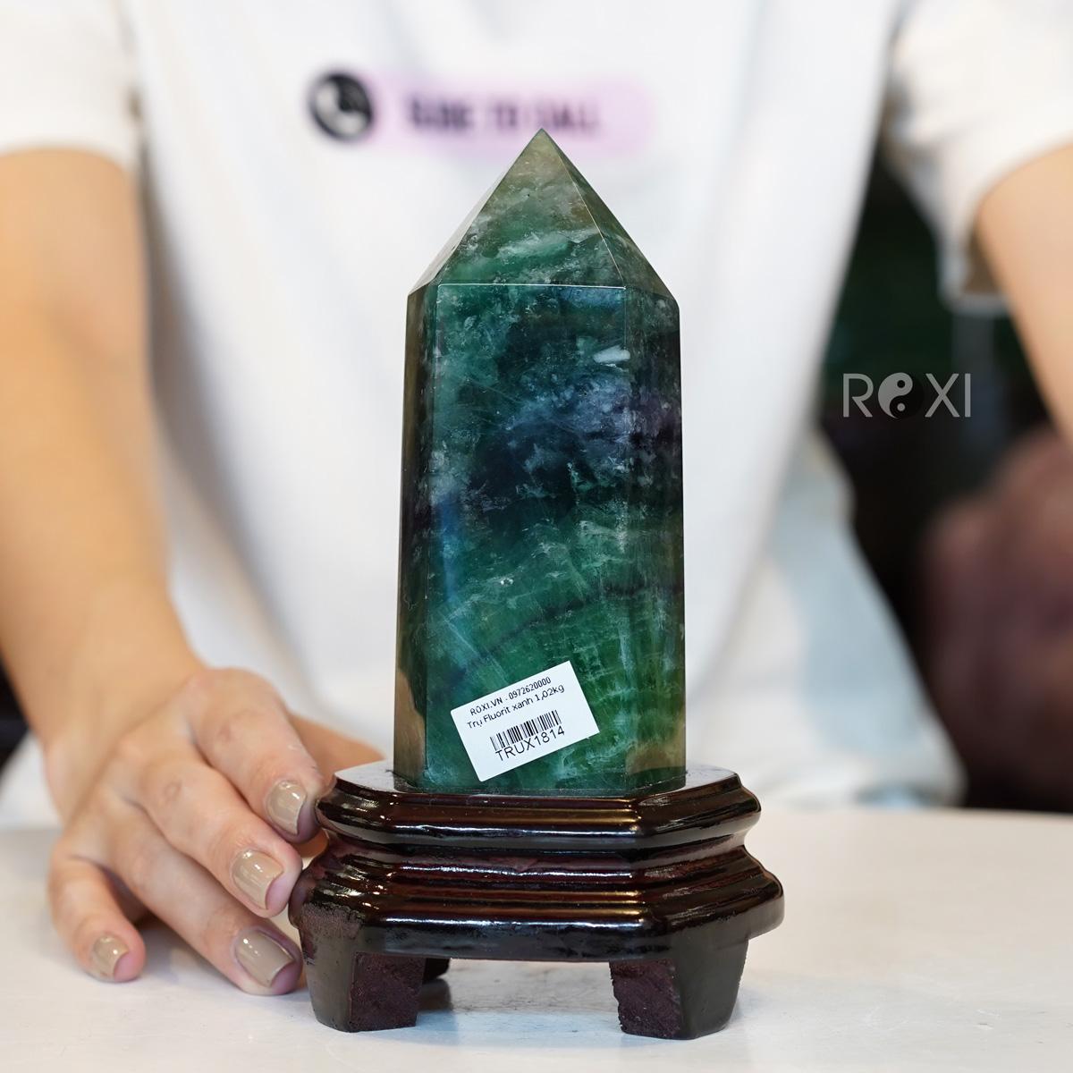 Trụ đá Fluorit xanh 1,02kg - 18,5cm