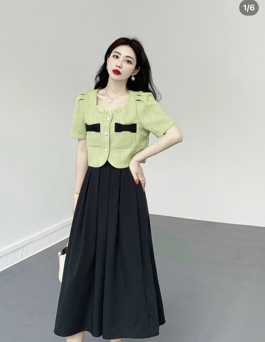 Set áo croptop đính nơ kèm chân váy xếp ly ulzzang